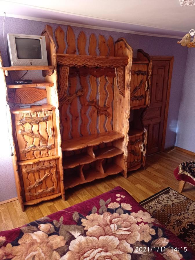 "Різьбярська Садиба" スラブスク エクステリア 写真