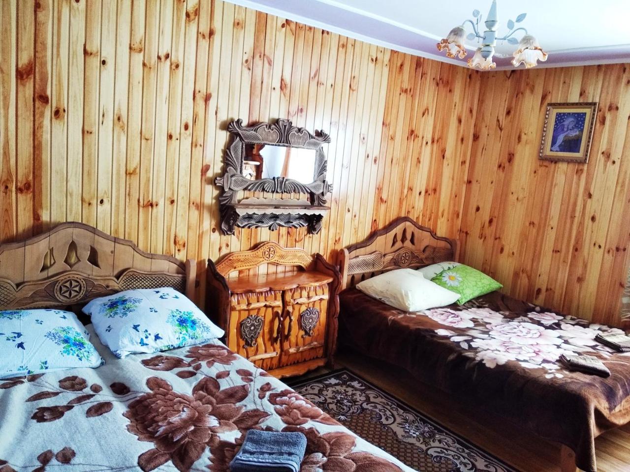 "Різьбярська Садиба" スラブスク エクステリア 写真