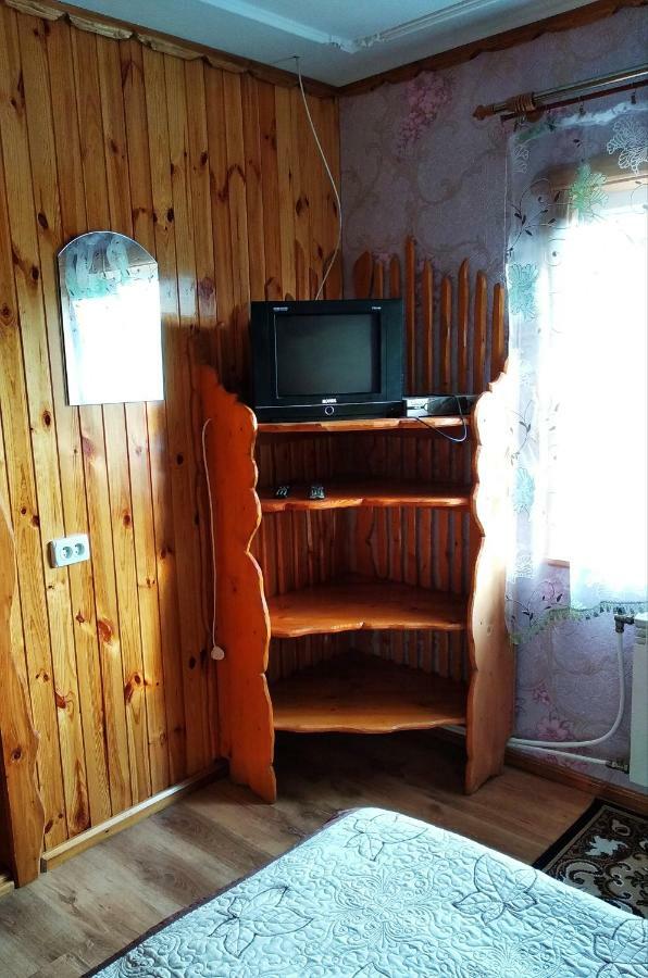 "Різьбярська Садиба" スラブスク エクステリア 写真