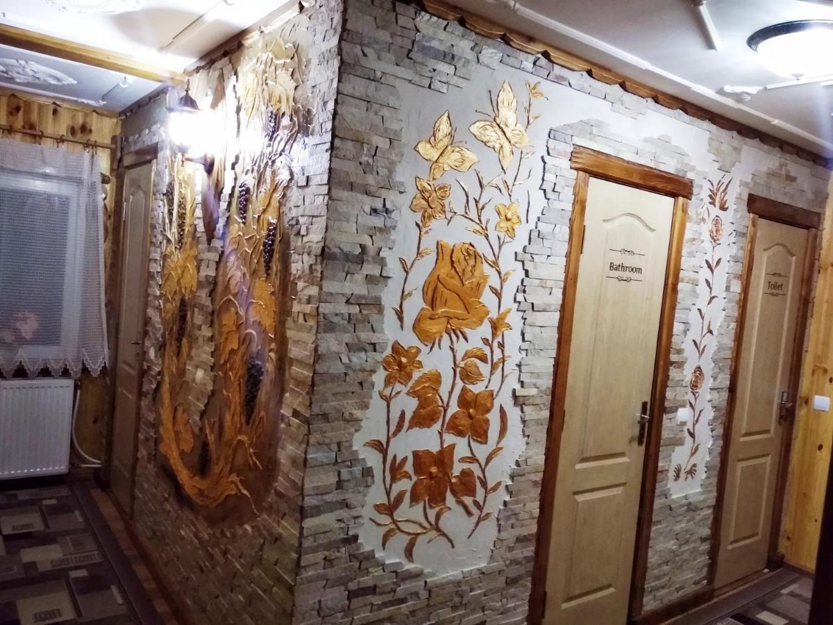 "Різьбярська Садиба" スラブスク エクステリア 写真